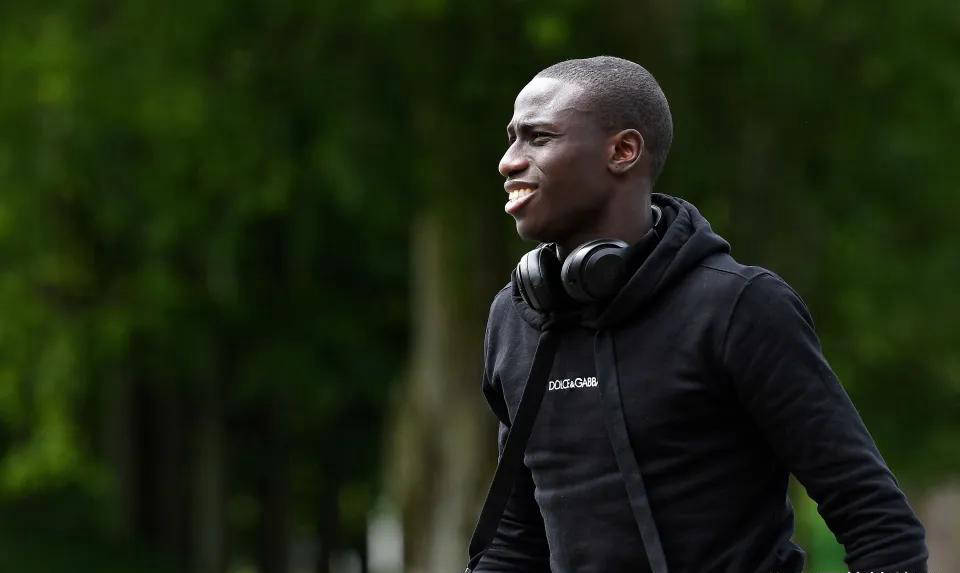 皇马欧冠功臣遭双重标准!伤停6个月,面临解约命运,阿隆索寻补强